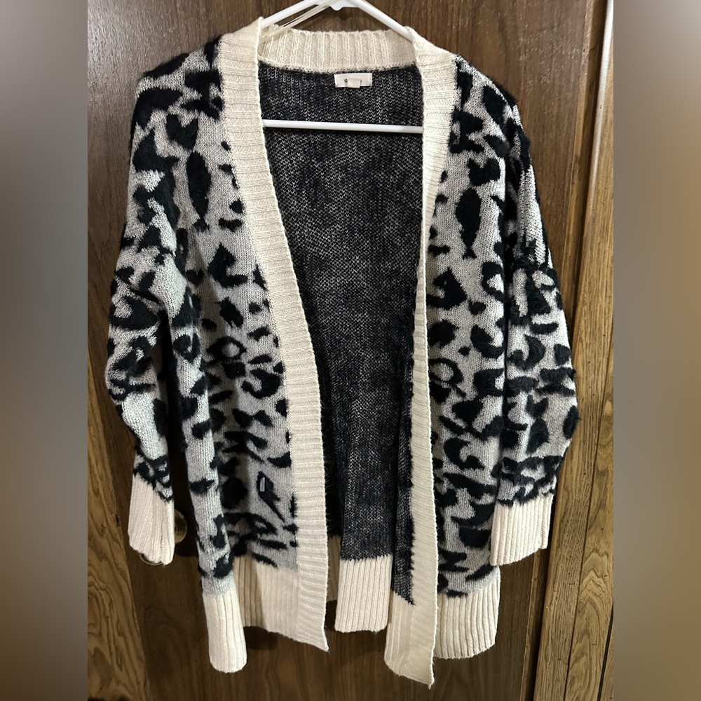 Women’s Leopard Print Cardigan Small